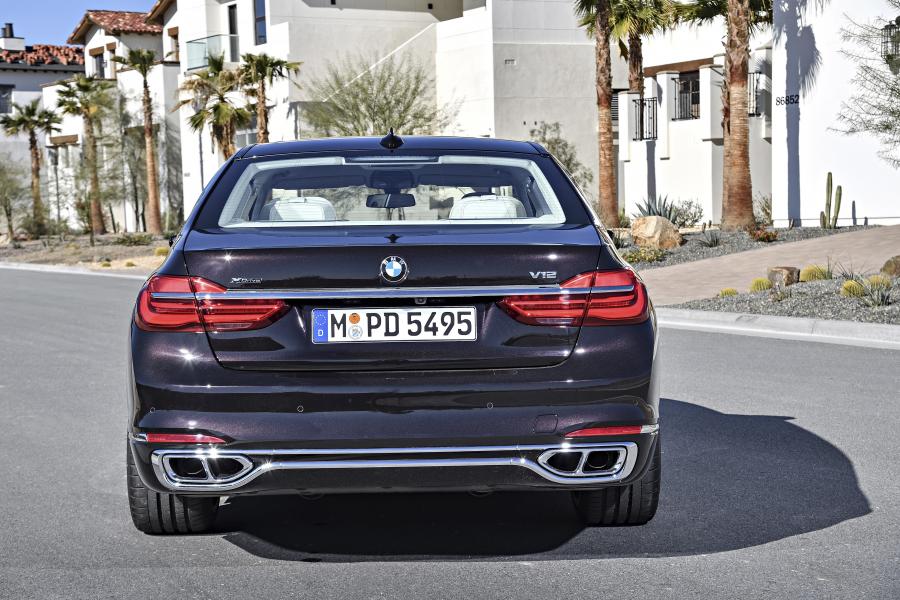  BMW M760Li xDrive V12 Excellence (G12) 2017 года  (WW) (фото 16 из 40)